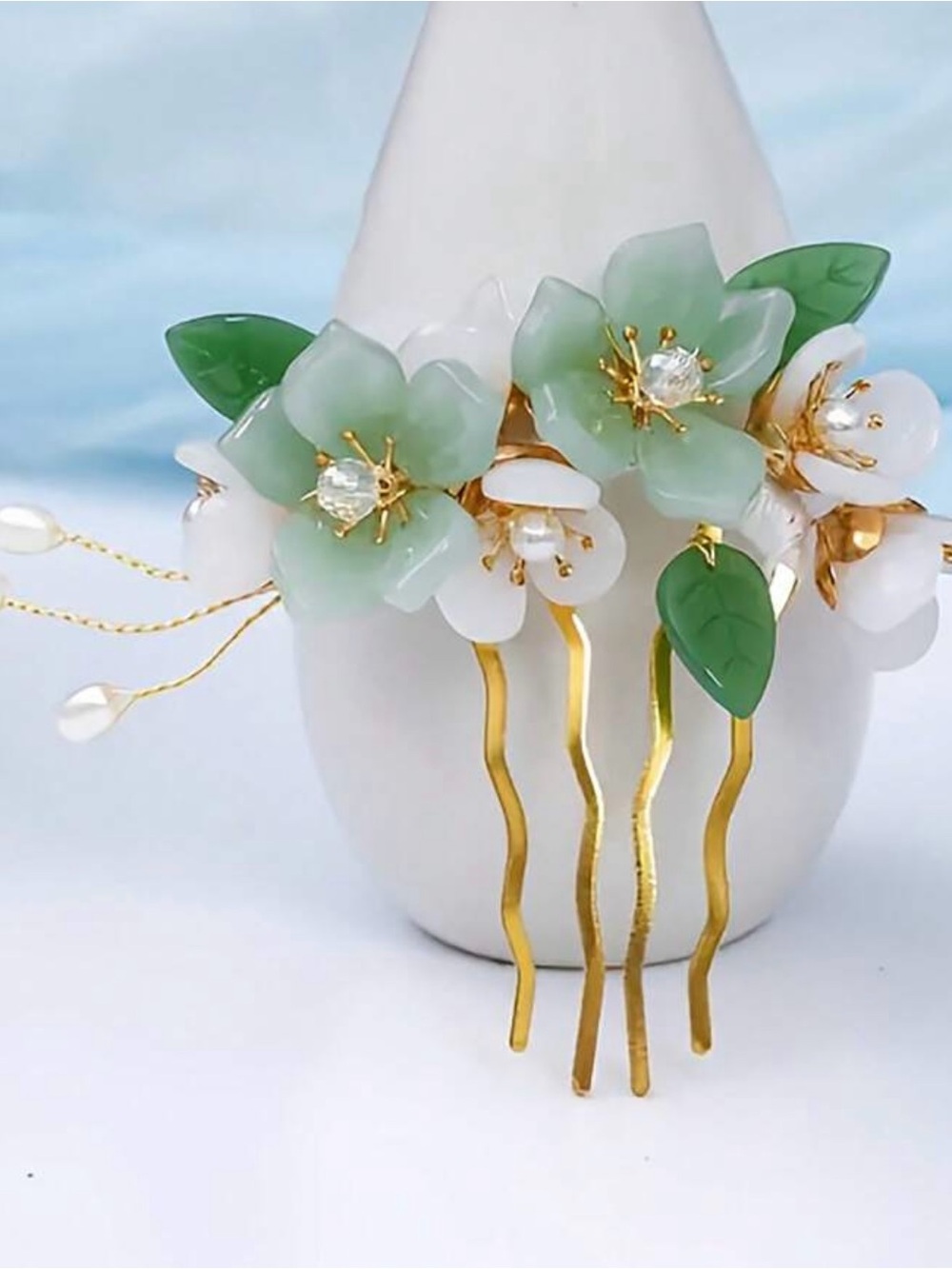 Elegant Green Floral Hair Comb with Gold Accents